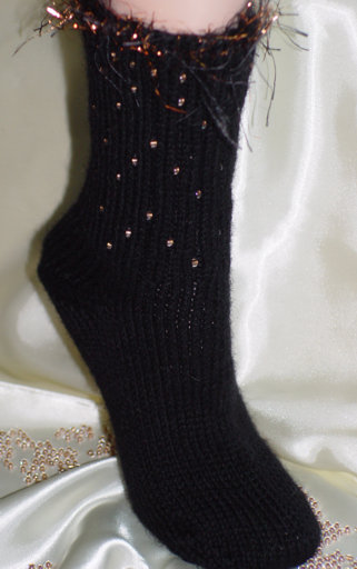 Dancing Feet in Steinbach Wolle Supersport, Trendsetter Metal, and Miyuki beads
